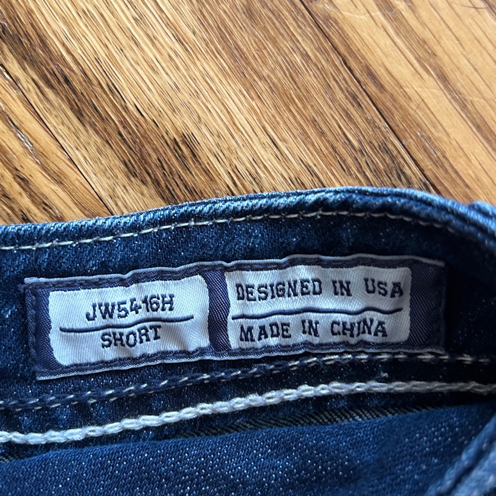 Miss Me Jean Shorts - Picture 4 of 7